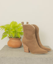 Load image into Gallery viewer, OASIS SOCIETY Ariella   Western Short Boots
